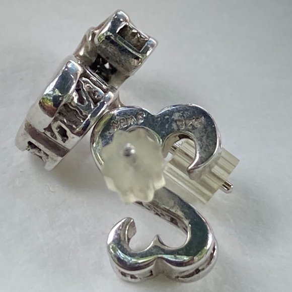 Cute little JWBR double hearts filigreed sterling silver post earrings - Picture 8 of 9